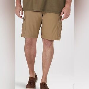 NWT MEN'S EXTREME MOTION CROSSROAD CARGO SHORT
